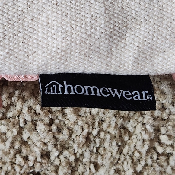 Homewear Arrows pillow cover Size 17x17 Color cream with pink pom fringe - Picture 2 of 6